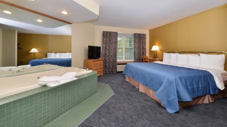 <b>Quality Inn & Suites Shawano Suite</b> <b>Quality Inn & Suites Shawano Suite</b>