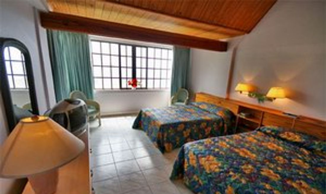 Garraway Hotel Room