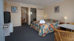 Alexander Motel & Peppercorn Restaurant