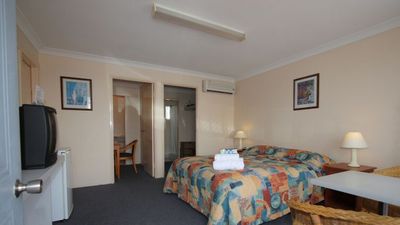 Alexander Motel & Peppercorn Restaurant
