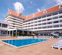 Cambodiana Hotel Pool