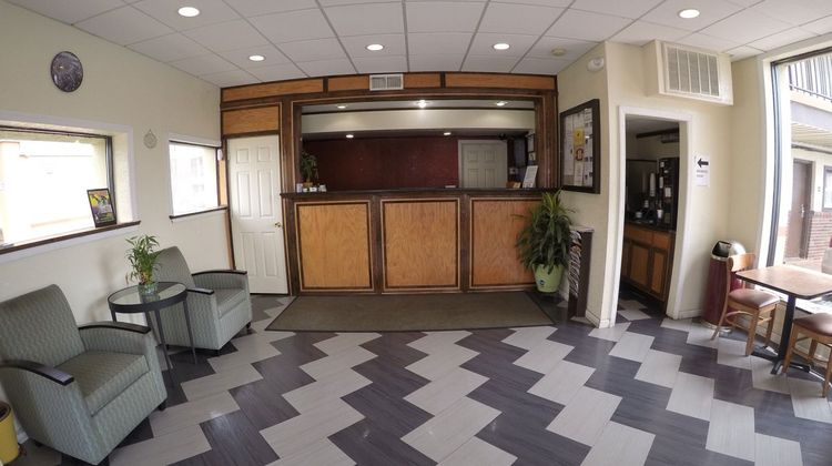 Motel 6 - Newark Liberty Intl Airport Lobby