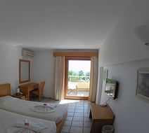 Kanapitsa Mare Hotel Room