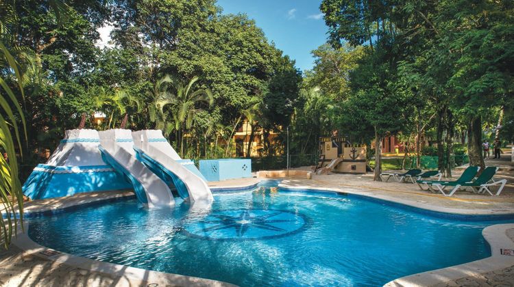 Hotel Riu Lupita Pool