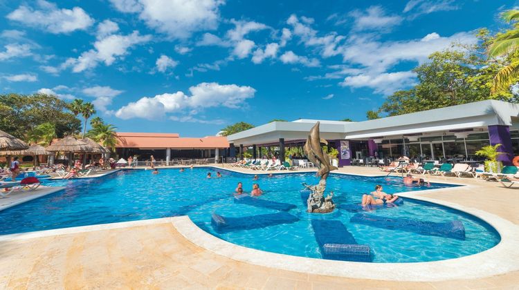Hotel Riu Lupita Pool