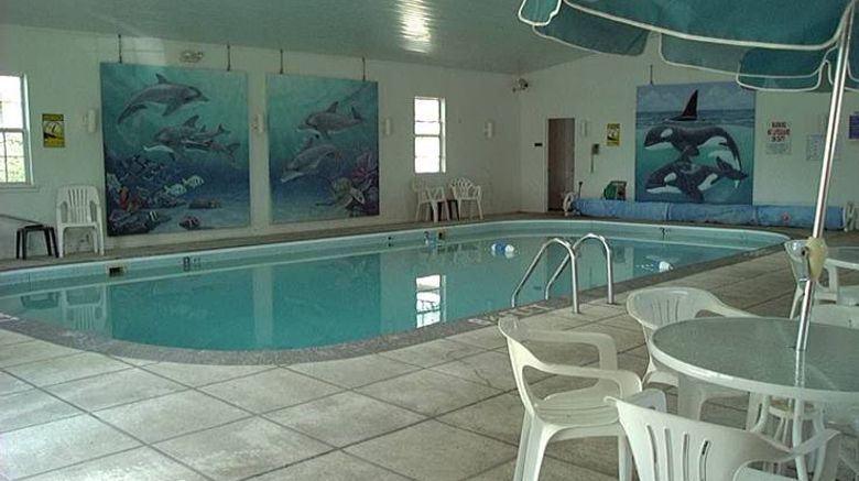 <b>Ozark Inn and Suites Pool</b>