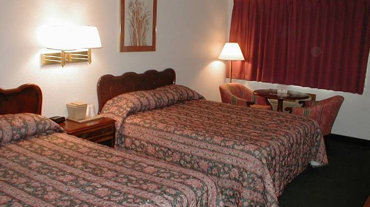 Ozark Inn and Suites Room