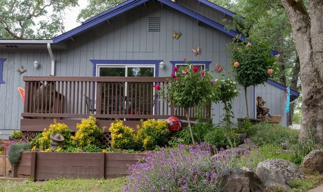 Little Valley Inn Exterior