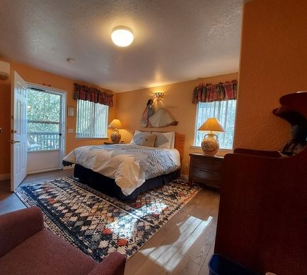 Little Valley Inn Room