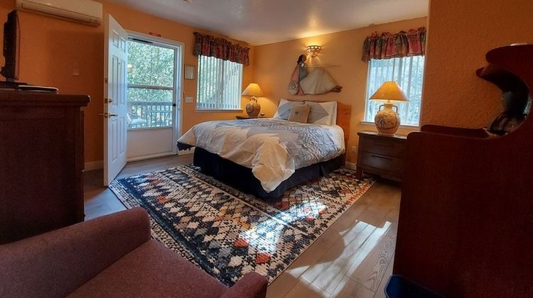 Little Valley Inn Room