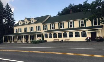 Town Hill Hotel B & B