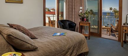 Avalon Hotel Room