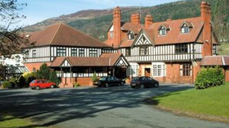 Bryn Howel Hotel Exterior