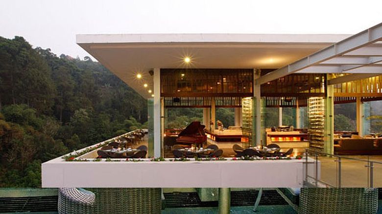 <b>Padma Hotel Bandung Restaurant</b>