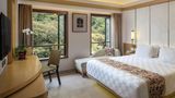 Padma Hotel Bandung Room