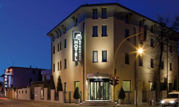 Hotel Ovest
