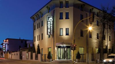 Hotel Ovest