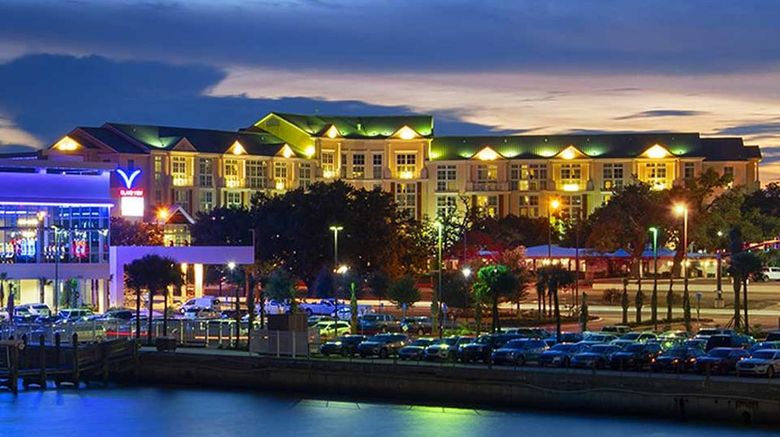 <b>Island View Casino Resort Exterior</b>