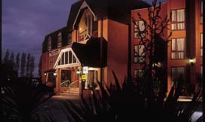The Hillcrest Hotel Exterior