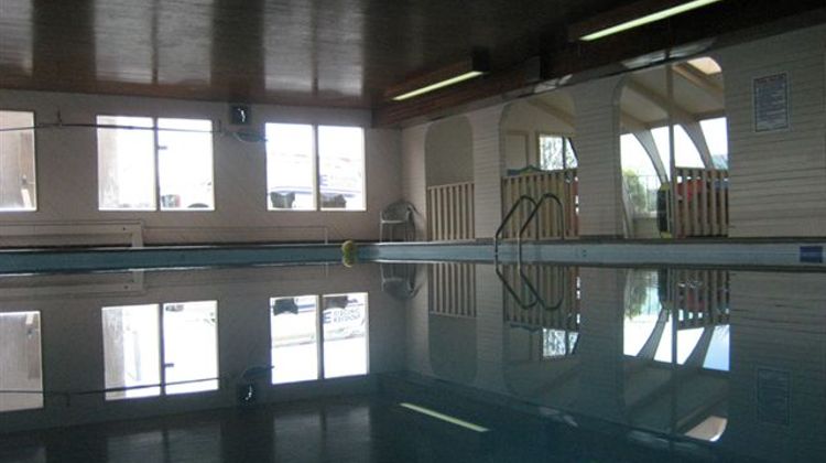Okanagan Seasons Resort Pool