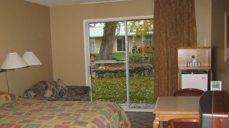 Okanagan Seasons Resort Room