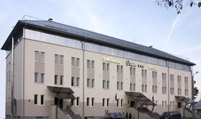 Kolonna Hotel Brigita Exterior
