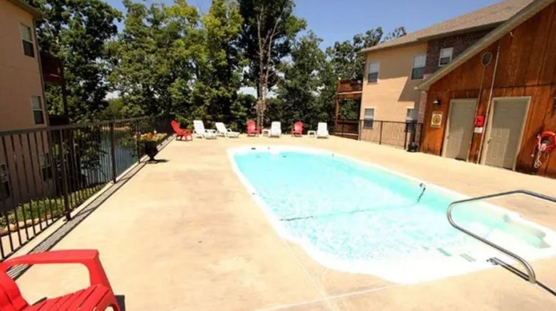 <b>Vickery Resort on Table Rock Lake Pool</b>