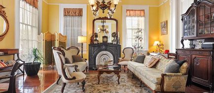 Ashton's Bed and Breakfast Lobby
