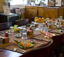 Ashton's Bed and Breakfast Restaurant