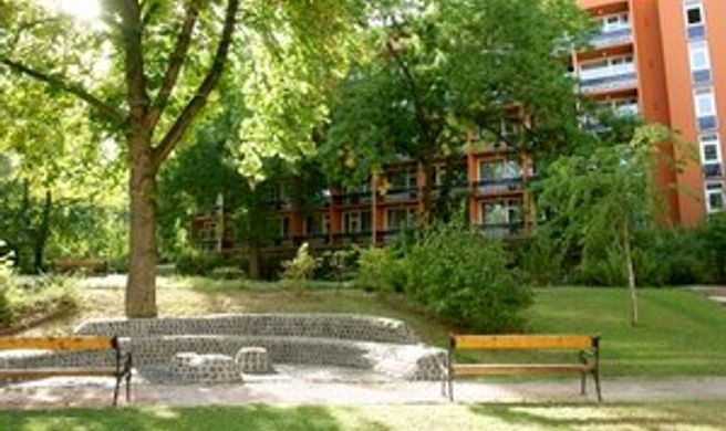 IBS Hotel Garden Exterior