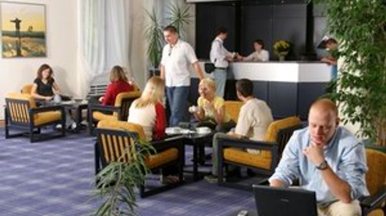 <b>IBS Hotel Garden Lobby</b>