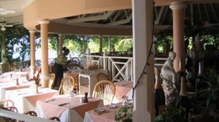 Coco Reef Resort Restaurant