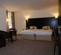 Beaumont Hotel Room