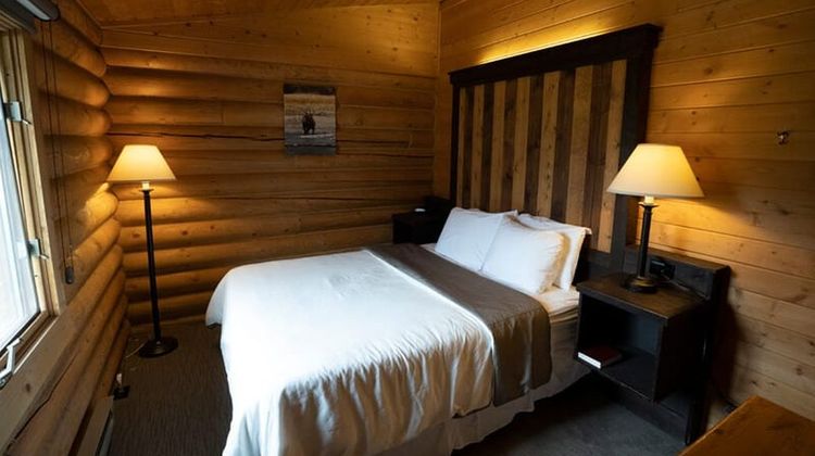 320 Guest Ranch Room