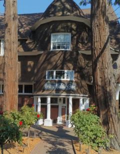 Cedar Gables Inn