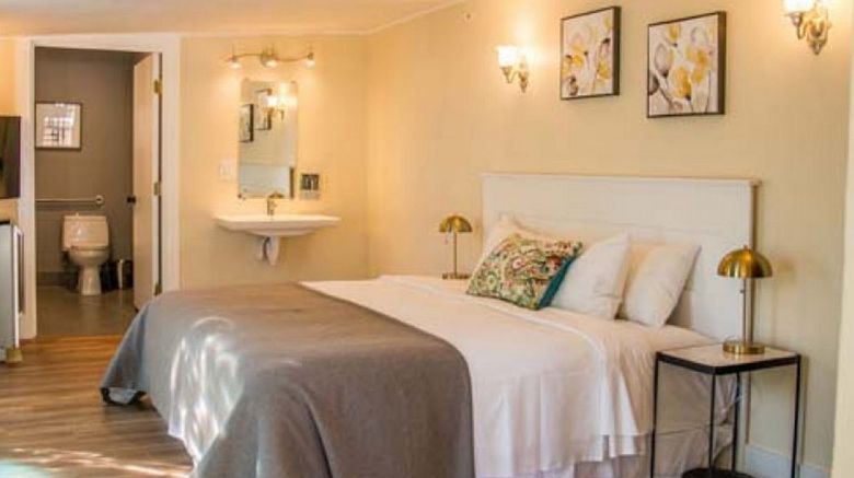 <b>Cedar Gables Inn Room</b>