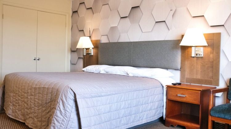 Regency Inn Eddyville Room