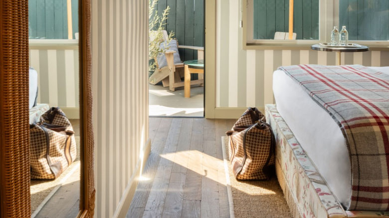 <b>Le Petit Pali Brentwood Room</b> <b>Le Petit Pali Brentwood Room</b>