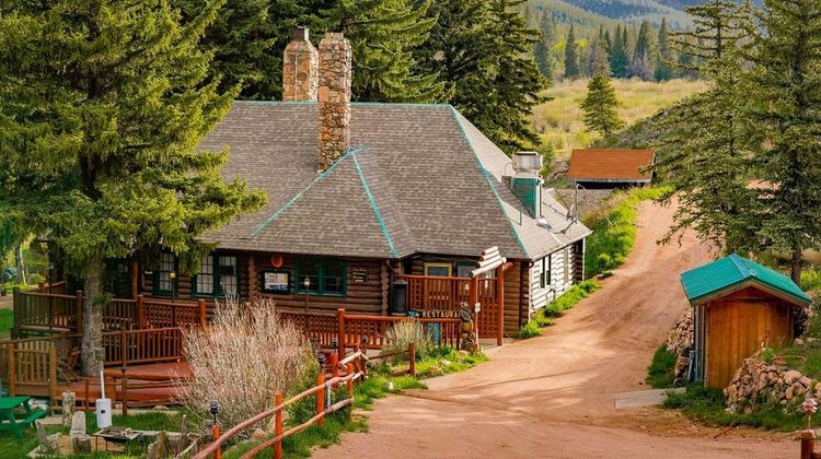 Beaver Meadows Resort Ranch Exterior