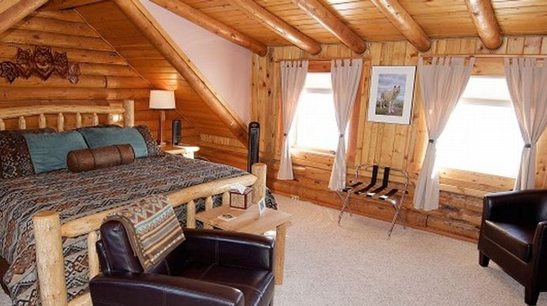 <b>Howlers Inn B&B and Wolf Sanctuary Room</b>