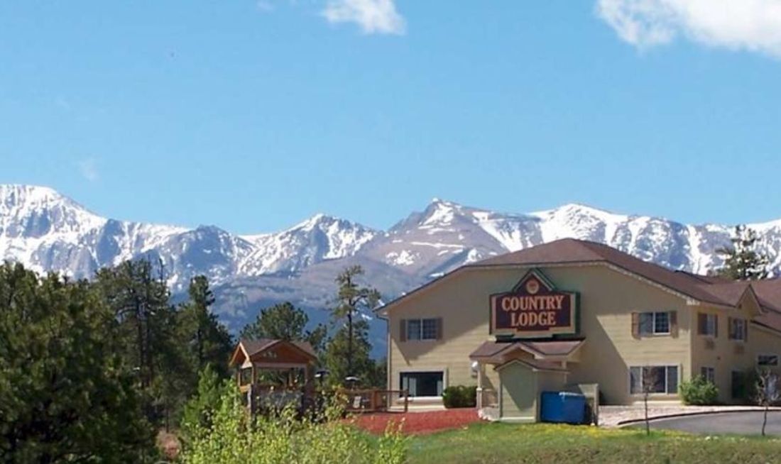 The Country Lodge - Woodland Park Exterior