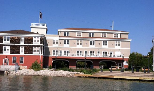 The Ennis Inn and Pub Exterior