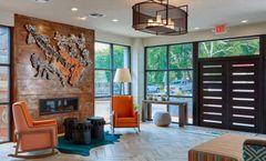Fredericksburg Inn & Suites