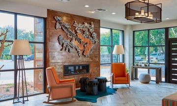 Fredericksburg Inn & Suites