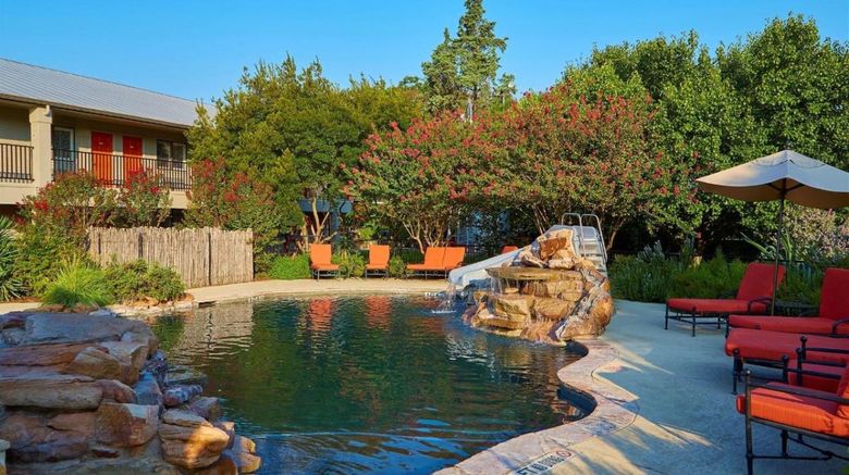 <b>Fredericksburg Inn & Suites Pool</b>