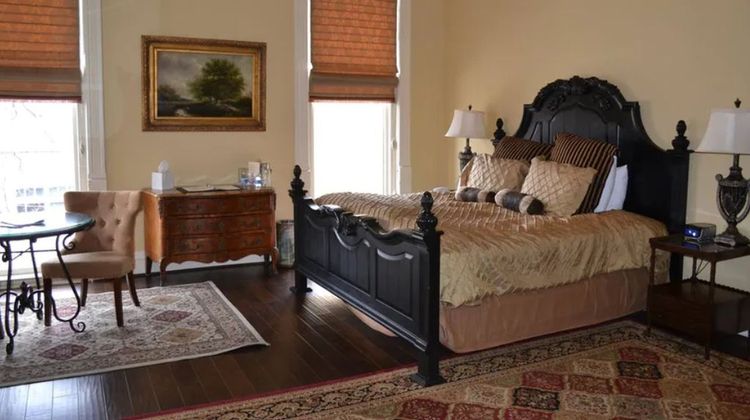 Mayor's Mansion Inn Room