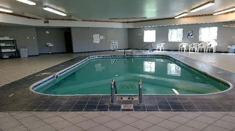 <b>Eastwood Inn Pool</b>