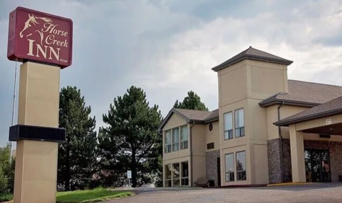 Horse Creek Inn Exterior