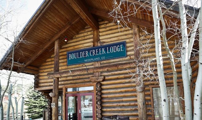 BoulderCreek Lodge Exterior