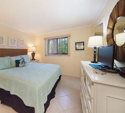 Sandalfoot Condominiums Room